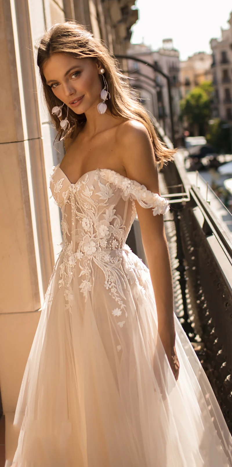 MUSE-by-Berta-Wedding-Dresses-2019-Barcelona-Bridal-Collection-0O7A5892