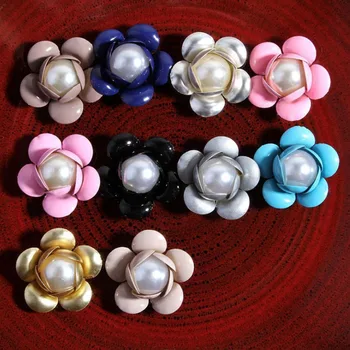 30pcs/Lot 28MM Mixed Painting Colors Vintage Flower Metal Button Flatback 3D Plum Blossom Button with ABS Pearl Embellishments 
30pcs/Lot 28MM Mixed Painting Colors Vintage Flower Metal Button Flatback 3D Plum Blossom Button with ABS Pearl Embellishments