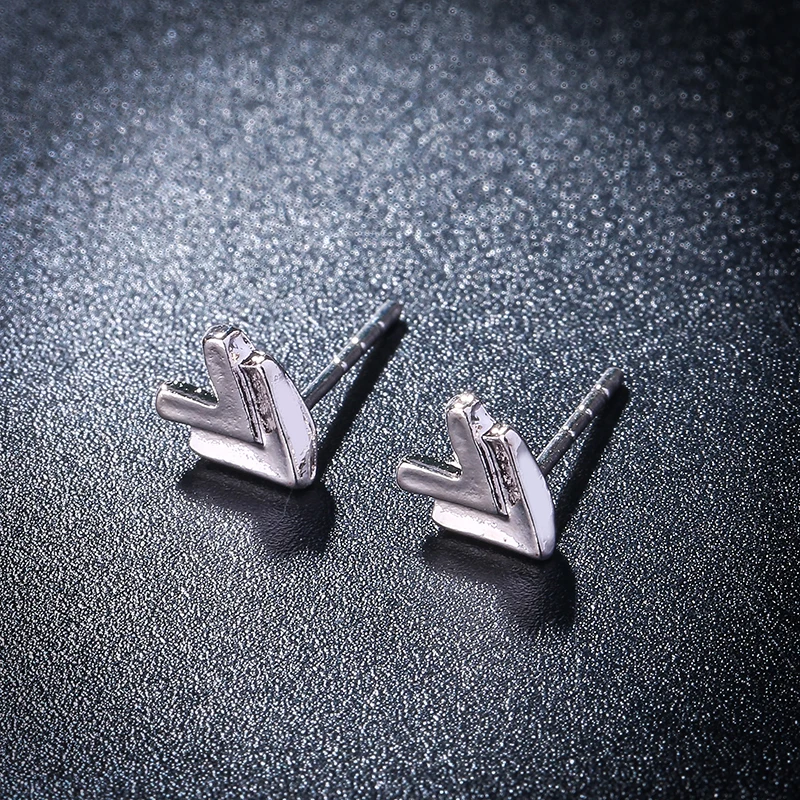Trend Earrings Simple Metal Letter Double V Shape Stud Earrings For Women Gift Jewelry New Fashion pendientes mujer moda 2018
Trend Earrings Simple Metal Letter Double V Shape Stud Earrings For Women Gift Jewelry New Fashion pendientes mujer moda 2018