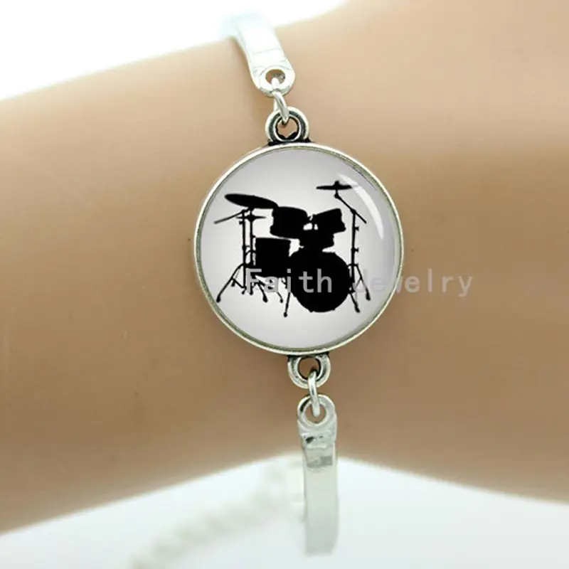 Fashion drum set bracelet vintage drum kit silhouette art musical instrument jewelry men women music lovers musician charms T370
Fashion drum set bracelet vintage drum kit silhouette art musical instrument jewelry men women music lovers musician charms T370