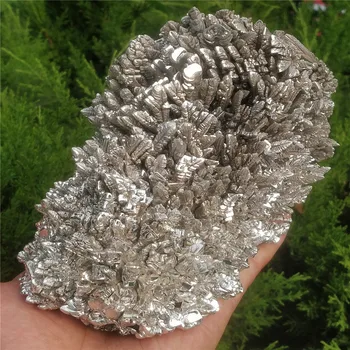 1pcs AAAA primary ore magnesium ore crystal silver magnesite quartz crystal mineral specimens, the color is unique and beautiful
1pcs AAAA primary ore magnesium ore crystal silver magnesite quartz crystal mineral specimens, the color is unique and beautiful