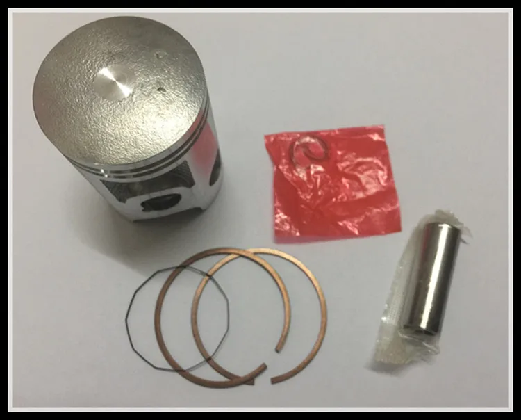 two stroke Motorcycle piston ring RX100 Piston assembly Piston diameter 50mm Piston pin 14mm
two stroke Motorcycle piston ring RX100 Piston assembly Piston diameter 50mm Piston pin 14mm
