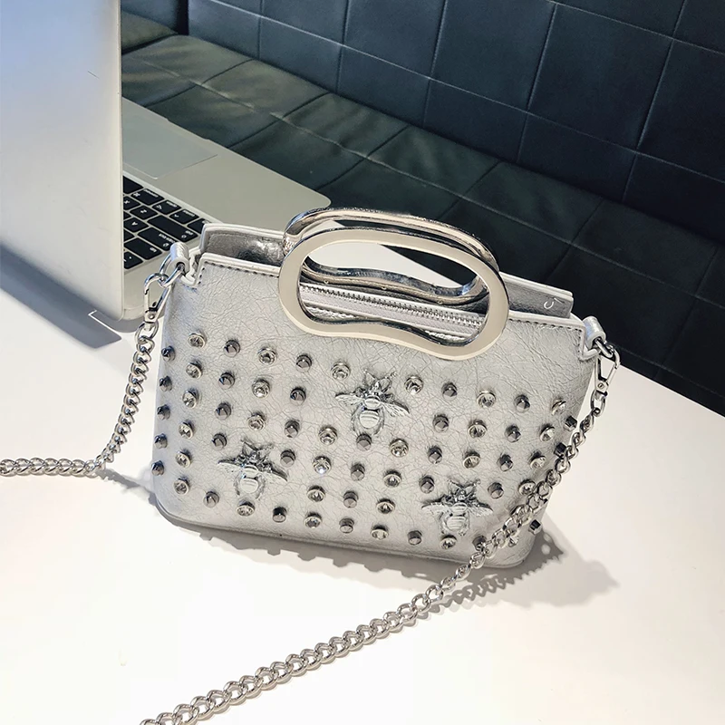 Crossbody Bags For Women 2018 New Ladies Rivet Shoulder Bag Korean Style 3 Beetlet Bling Chain Handag Leather Mini Messenger Bag
Crossbody Bags For Women 2018 New Ladies Rivet Shoulder Bag Korean Style 3 Beetlet Bling Chain Handag Leather Mini Messenger Bag