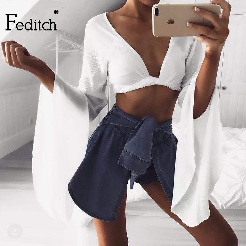 Feditch 2019 Summer Women White T-Shirts Batwing Long Sleeve Sexy V Neck Elegant Ladies Tees Tops Long Sleeve Crop Top Female
Feditch 2019 Summer Women White T-Shirts Batwing Long Sleeve Sexy V Neck Elegant Ladies Tees Tops Long Sleeve Crop Top Female