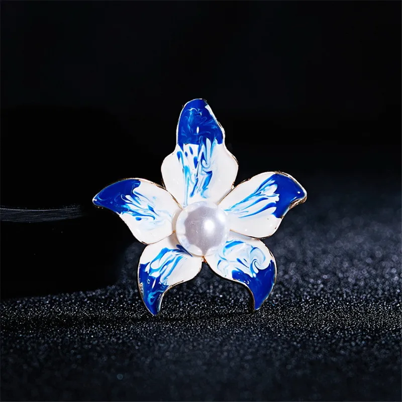 Blue And Pink Simulated Pearl Enamel Lily Rose Flower Brooches For Women Party Wedding Banquet Flower Brooches Jewelry Gifts
Blue And Pink Simulated Pearl Enamel Lily Rose Flower Brooches For Women Party Wedding Banquet Flower Brooches Jewelry Gifts