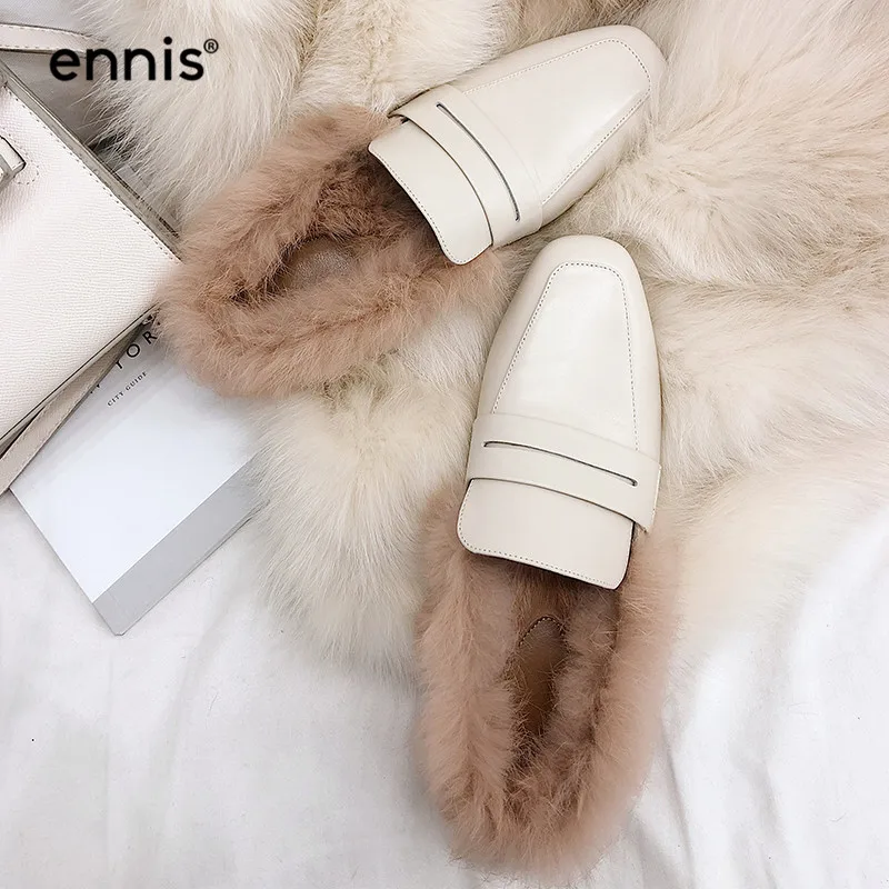ENNIS 2019 Real Fur Women Mules Fur Slippers Genuine Leather Loafer Mule Shoes Winter Outdoor Slippers Fashion Beige Black M8149
ENNIS 2019 Real Fur Women Mules Fur Slippers Genuine Leather Loafer Mule Shoes Winter Outdoor Slippers Fashion Beige Black M8149