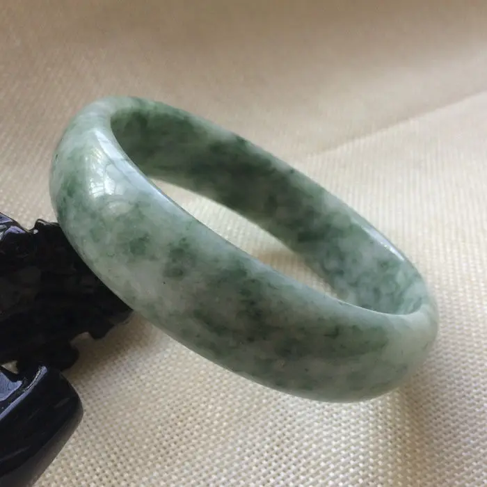 75MM 100% NATURAL BEAUTIFUL CHINESE EMERALD GREEN JADE GEMS BANGLE BRACELET 28% 10.13
75MM 100% NATURAL BEAUTIFUL CHINESE EMERALD GREEN JADE GEMS BANGLE BRACELET 28% 10.13