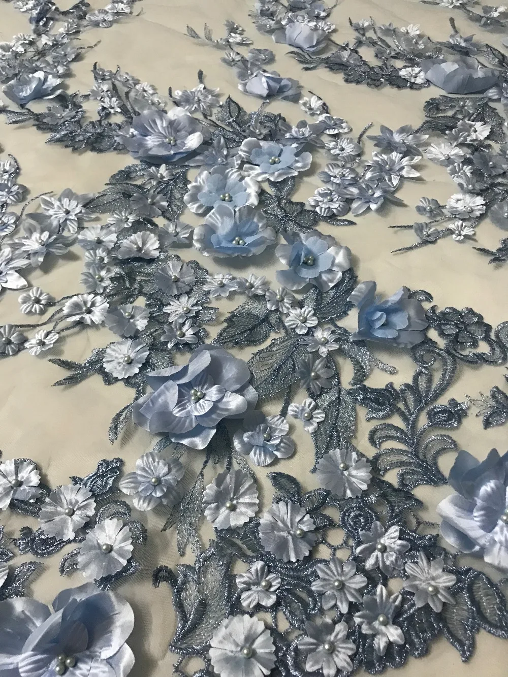 nice looking feather embroidery tulle mesh lace fabric Cyndi-10.17131 with good quality for party dress
nice looking feather embroidery tulle mesh lace fabric Cyndi-10.17131 with good quality for party dress