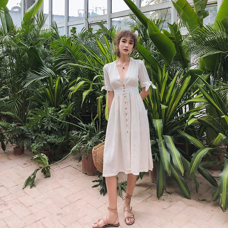 Bohemian Summer And Autumn 2019 New Retro V-collar Short Sleeve Dresses Mid-length Holiday V-Neck Empire Waist Elegant Dresses
Bohemian Summer And Autumn 2019 New Retro V-collar Short Sleeve Dresses Mid-length Holiday V-Neck Empire Waist Elegant Dresses