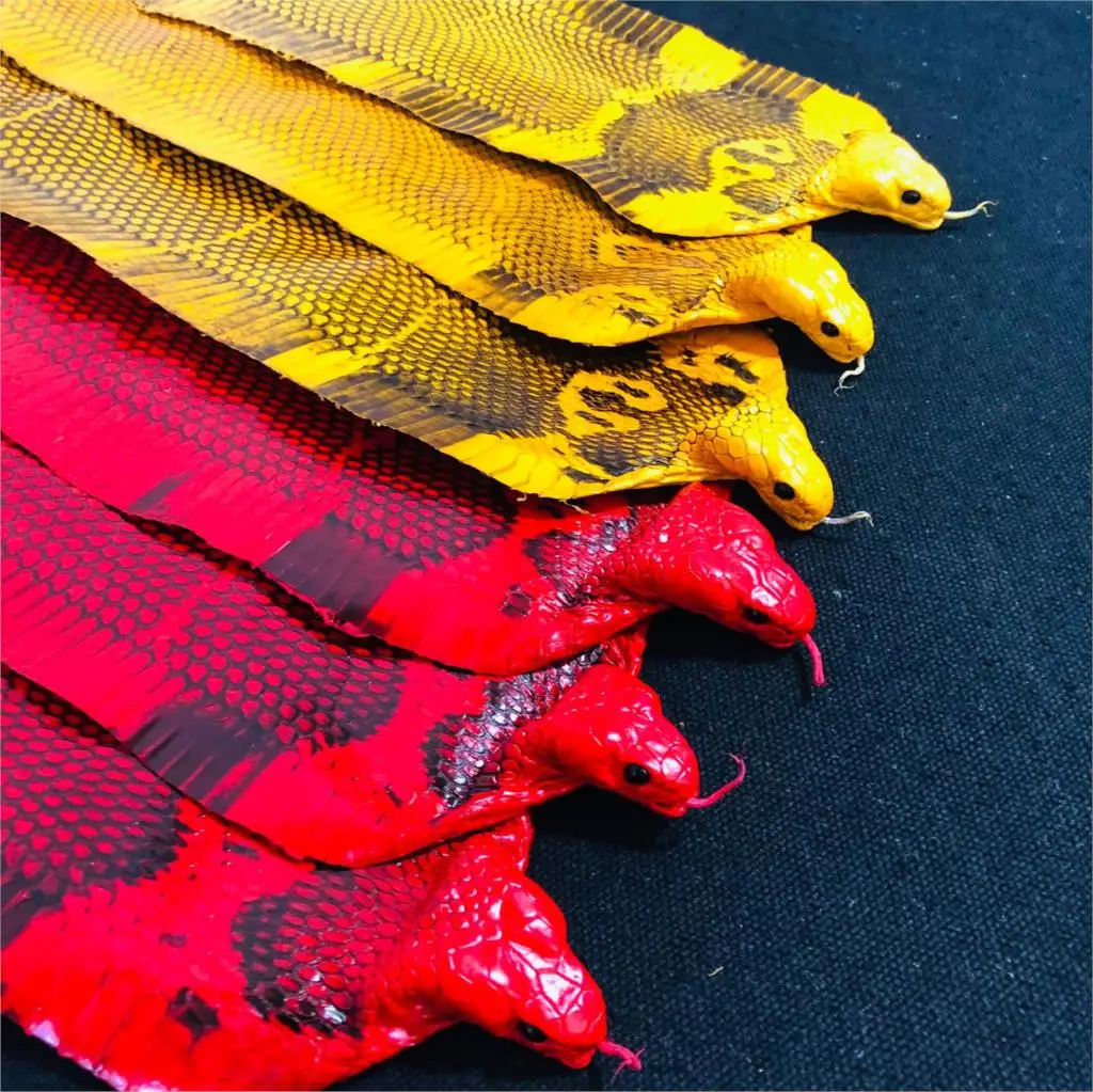 whole pcs Colorful Grain Genuine snake leather for DIY handmade belt shoe handbag snake leather thickness 0.1-0.3mm
whole pcs Colorful Grain Genuine snake leather for DIY handmade belt shoe handbag snake leather thickness 0.1-0.3mm