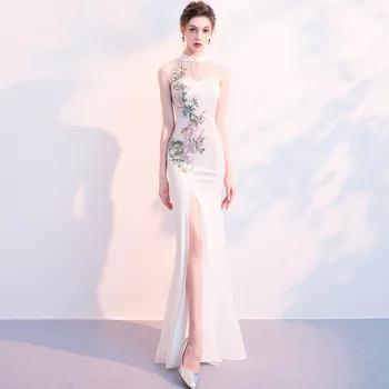 White Noble Elegant Ladies Evening Dress High Split Sexy Bride Wedding Party Cheongsam Vintage Mandarin Collar Fishtail Qipao
White Noble Elegant Ladies Evening Dress High Split Sexy Bride Wedding Party Cheongsam Vintage Mandarin Collar Fishtail Qipao