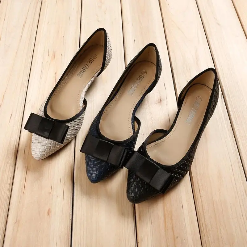 2018 spring and autumn knitted pointed toe Low Heel shoes bow work shoes plus size Women Shoes
2018 spring and autumn knitted pointed toe Low Heel shoes bow work shoes plus size Women Shoes