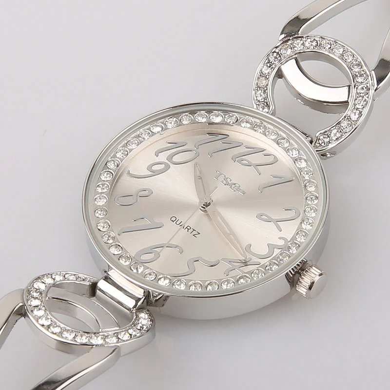 2019 Women New Luxury Crystal Rhinestone Fashion Style Hand Catenary Bracelet Watches Ladies Girls Wristwatches Quartz Watches
2019 Women New Luxury Crystal Rhinestone Fashion Style Hand Catenary Bracelet Watches Ladies Girls Wristwatches Quartz Watches