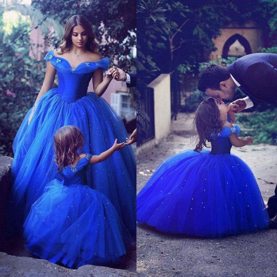 2019 Cinderella Blue Mother and Daughter Prom Dresses Off Shoulder Beaded Ball Gown Evening Formal Gowns
2019 Cinderella Blue Mother and Daughter Prom Dresses Off Shoulder Beaded Ball Gown Evening Formal Gowns