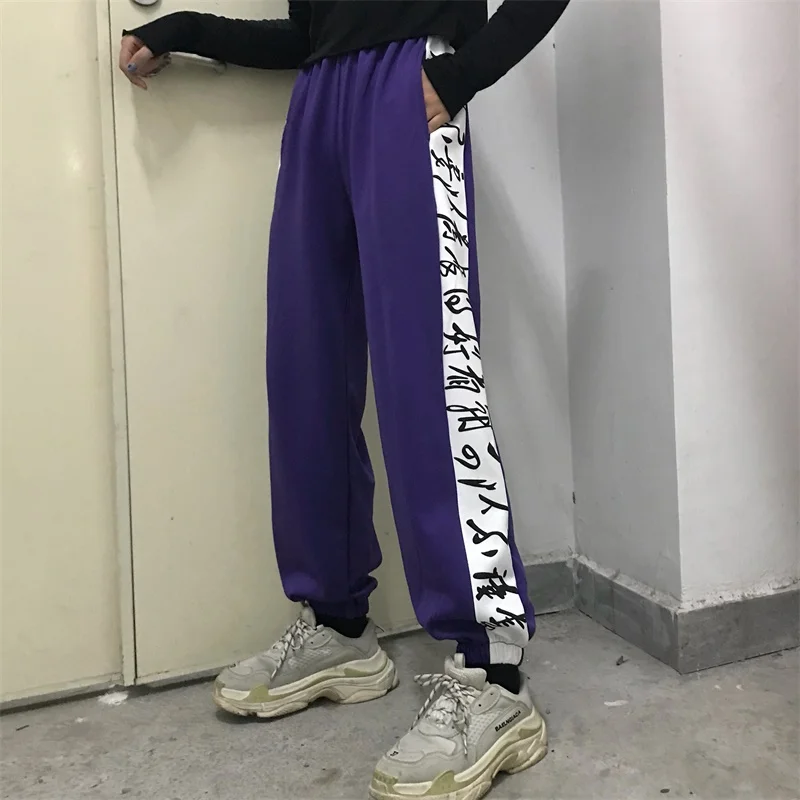 Elastic Waist Contrast Side Graffiti Japan Letter Print Sweatpant Hip Hop Jogger Pant Women Korean Harajuku Streetwear Trouser
Elastic Waist Contrast Side Graffiti Japan Letter Print Sweatpant Hip Hop Jogger Pant Women Korean Harajuku Streetwear Trouser