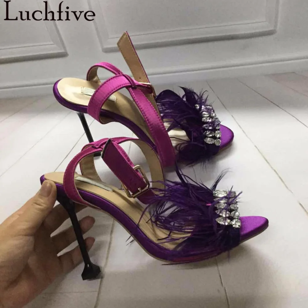 Sexy satin sandals women thin high heels hairy feather crystal embellished 2018 rhinestone 2018 wedding shoes sandalia feminina
Sexy satin sandals women thin high heels hairy feather crystal embellished 2018 rhinestone 2018 wedding shoes sandalia feminina