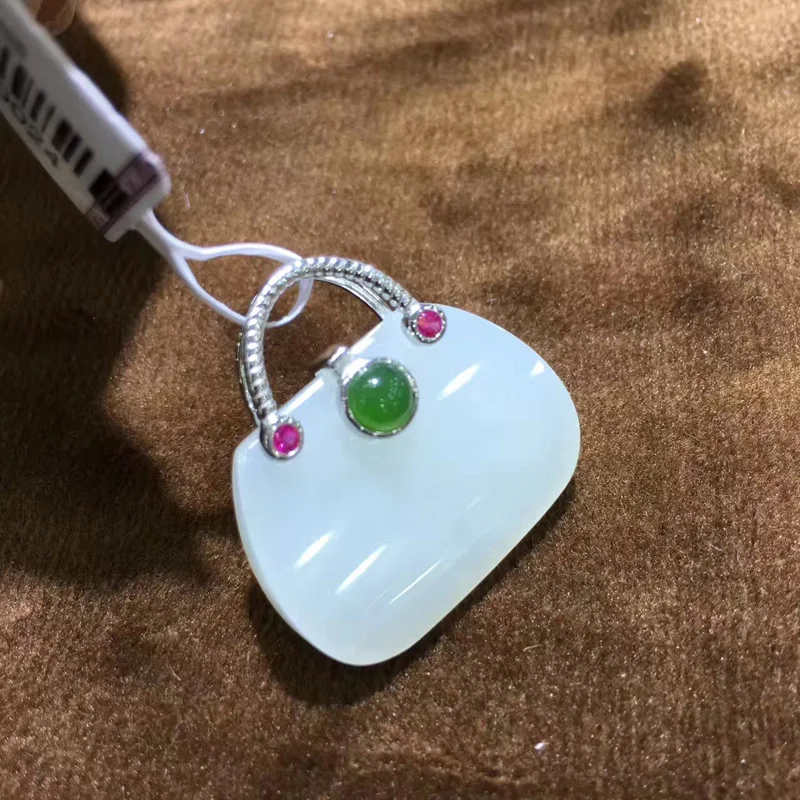 yu xin yuan new natural and jade purse pendant 925 silver inlaid bag necklace jade pendant
yu xin yuan new natural and jade purse pendant 925 silver inlaid bag necklace jade pendant