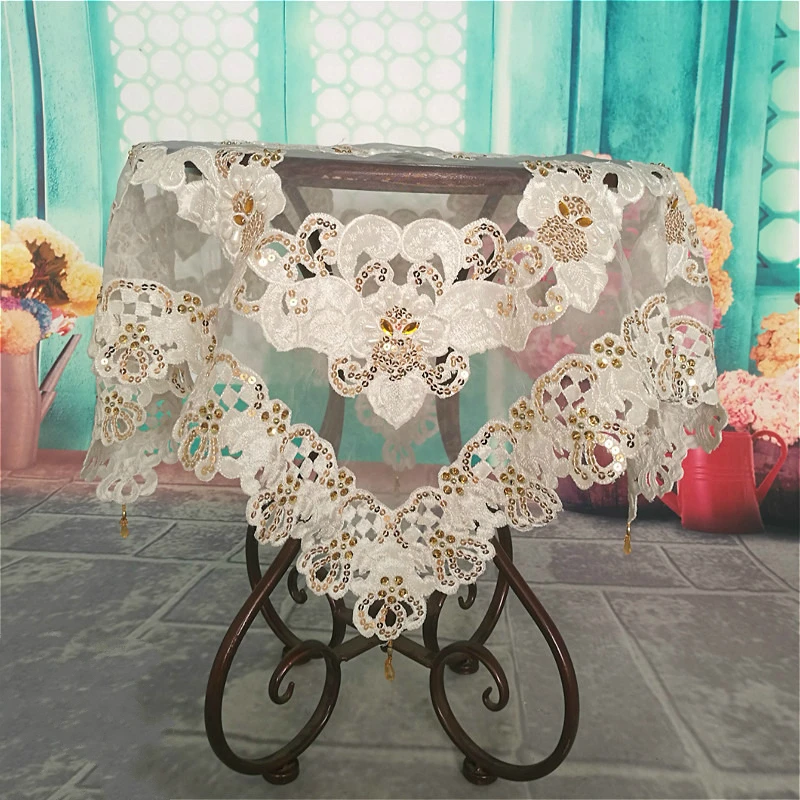 European Retro Delicate Embroidery Beaded Hollow Stitching Tulle Lace Soft Gauze Cloth Round Tablecloth Dust Cover Towel Tapete
European Retro Delicate Embroidery Beaded Hollow Stitching Tulle Lace Soft Gauze Cloth Round Tablecloth Dust Cover Towel Tapete
