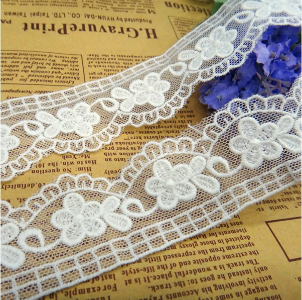 10 yards/lot width 3.5cm 1.38" white/beige scalloped mesh embroidery lace trim ribbon fabric for dress clothes 1042406L4K533
10 yards/lot width 3.5cm 1.38" white/beige scalloped mesh embroidery lace trim ribbon fabric for dress clothes 1042406L4K533