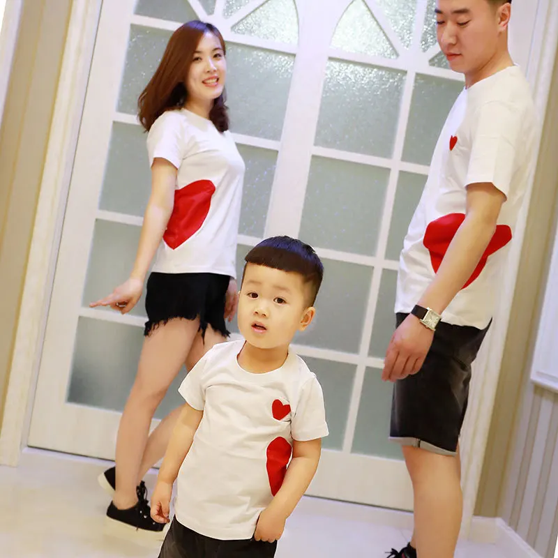 Family Matching Outfits New Design Red Heart White T-shirt Mummy and Me Clothes Father Son T-shirt Summer Boys Short Sleeve Tee
Family Matching Outfits New Design Red Heart White T-shirt Mummy and Me Clothes Father Son T-shirt Summer Boys Short Sleeve Tee