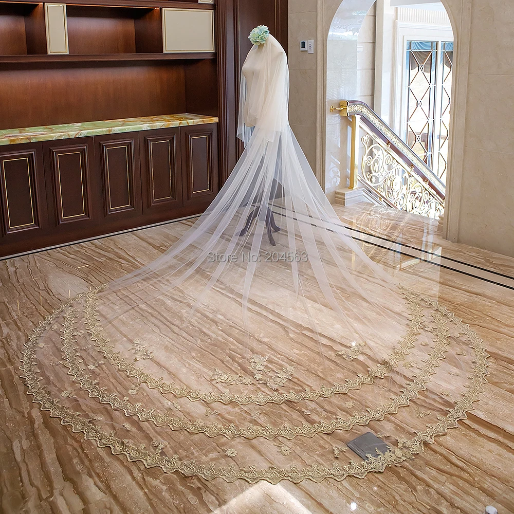 Two-Layer Wedding Veil with Gold Wave Appliques Unique Long Bridal Veils with Comb
Two-Layer Wedding Veil with Gold Wave Appliques Unique Long Bridal Veils with Comb