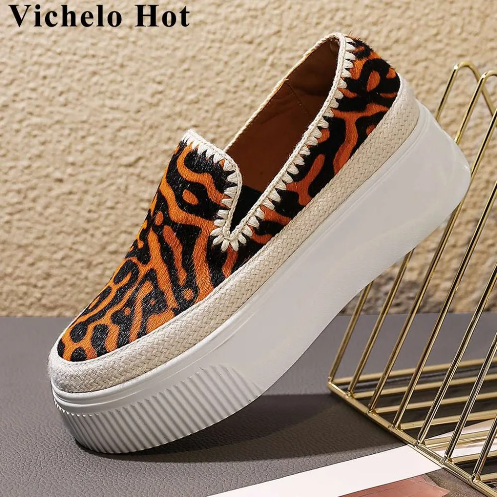 Vichelo Hot striped horsehair round tor slip on loafers med bottom flat platform dating party large size vulcanized shoes L26
Vichelo Hot striped horsehair round tor slip on loafers med bottom flat platform dating party large size vulcanized shoes L26