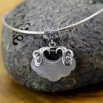 Natural semi-precious stones lock shape 925 silver jewelry fashion ladies white chalcedony hollow fish pendant girlfriend
Natural semi-precious stones lock shape 925 silver jewelry fashion ladies white chalcedony hollow fish pendant girlfriend