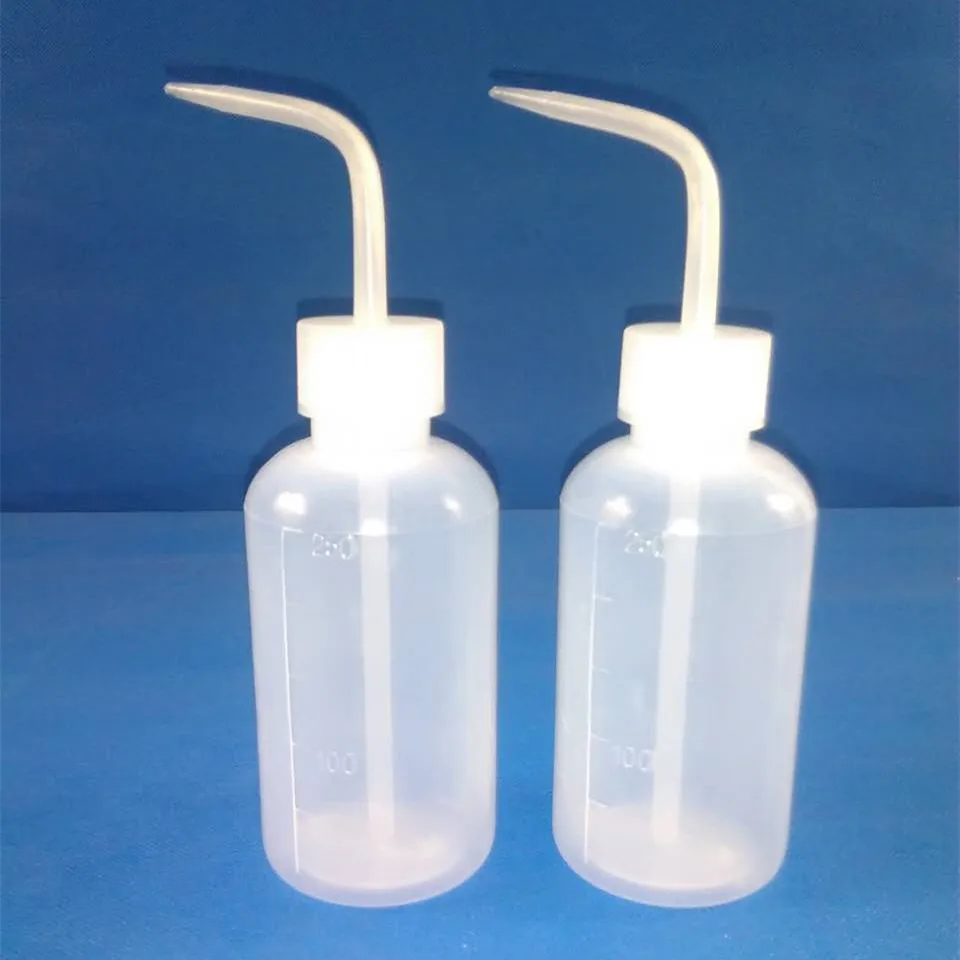 

2PCS Plastic Washing bottles 250ml Wash Clean Squeeze Bottles Water Dispenser Diffuser For Watering Tools