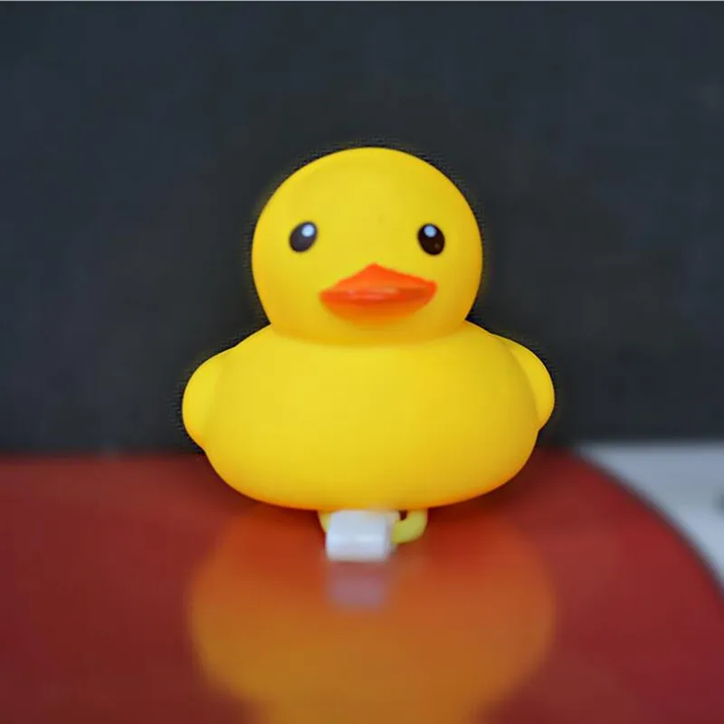 Q1041 Small yellow duck bicycle taillights mountain bike road bike dead fly bicycle small yellow duck headlights glow flash
Q1041 Small yellow duck bicycle taillights mountain bike road bike dead fly bicycle small yellow duck headlights glow flash