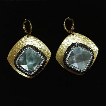 Vintage Luxury Square Golden Hammered Copper Pave Faceted Natural Grey Shell Rhinestone Bead Charms Dangle Earring For Women
Vintage Luxury Square Golden Hammered Copper Pave Faceted Natural Grey Shell Rhinestone Bead Charms Dangle Earring For Women