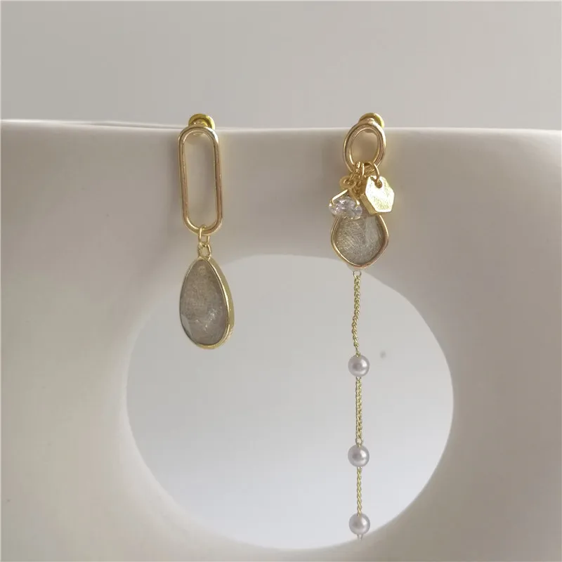Timeless Wonder Glam Asymmetric Faux Pearl Beaded Drop Earrings Women Party Top S925 Post Korean Chic Sweet Dangle Ins 2532
Timeless Wonder Glam Asymmetric Faux Pearl Beaded Drop Earrings Women Party Top S925 Post Korean Chic Sweet Dangle Ins 2532