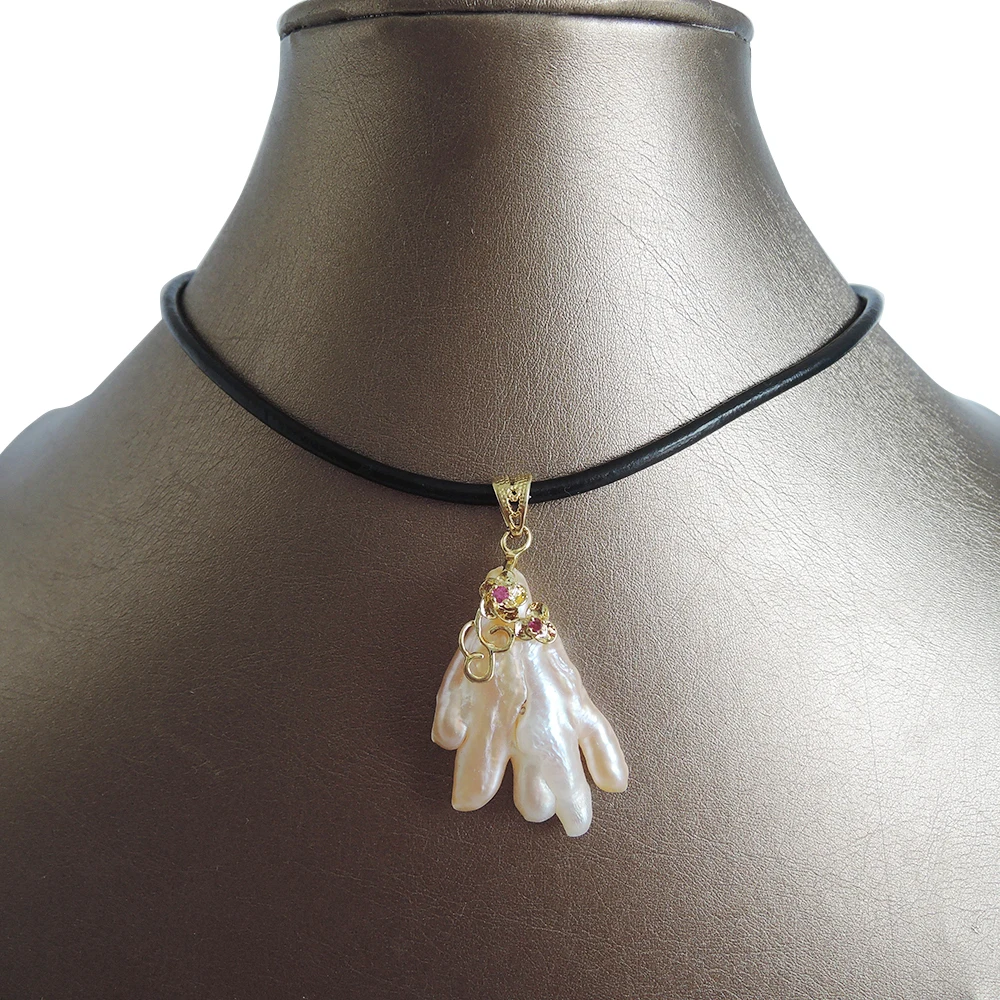 100% nature freshwater pearl pendant necklace ,REAL LEATHER chain-30-40 mm baroque pearl pendant ,IN GOLD AND SILVER ,FLOWER
100% nature freshwater pearl pendant necklace ,REAL LEATHER chain-30-40 mm baroque pearl pendant ,IN GOLD AND SILVER ,FLOWER