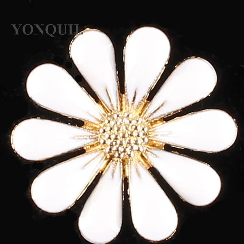 2017 Beautiful flower DIY jewelry accessories 18 MM crystal pins brooches material for wedding hats cloth 15pcs/lot SYBB102
2017 Beautiful flower DIY jewelry accessories 18 MM crystal pins brooches material for wedding hats cloth 15pcs/lot SYBB102