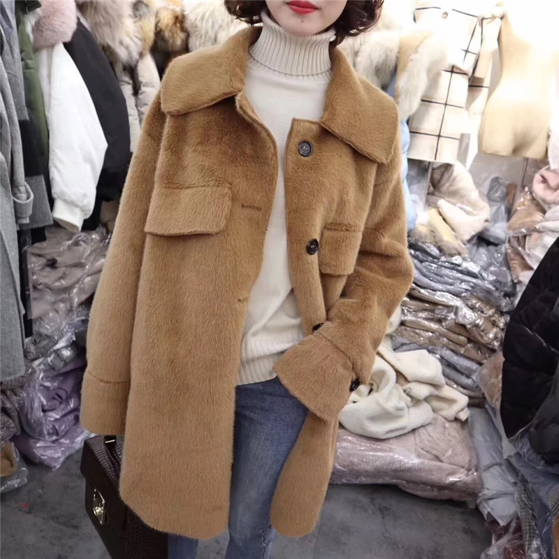 Women Winter Faux Fur Coats Plus Size Solid Color Fur Coat Brand Female Autumn Sweet Lapel Outerwear Fashion Fluffy Jacket Y640
Women Winter Faux Fur Coats Plus Size Solid Color Fur Coat Brand Female Autumn Sweet Lapel Outerwear Fashion Fluffy Jacket Y640