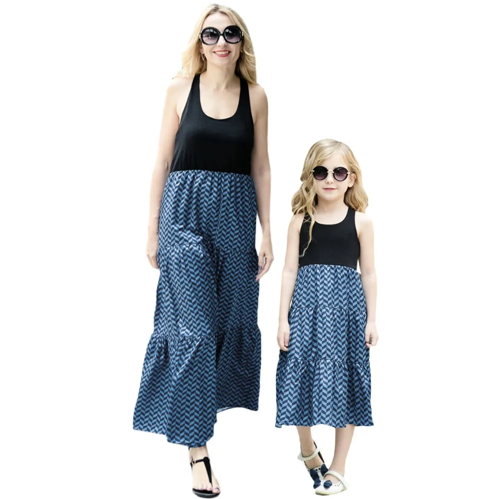 Fashion Mother Daughter Matching Clothes Summer Long Dress Beachwear Family Matching Clothes Printed Mother Daughter Dresses 
Fashion Mother Daughter Matching Clothes Summer Long Dress Beachwear Family Matching Clothes Printed Mother Daughter Dresses