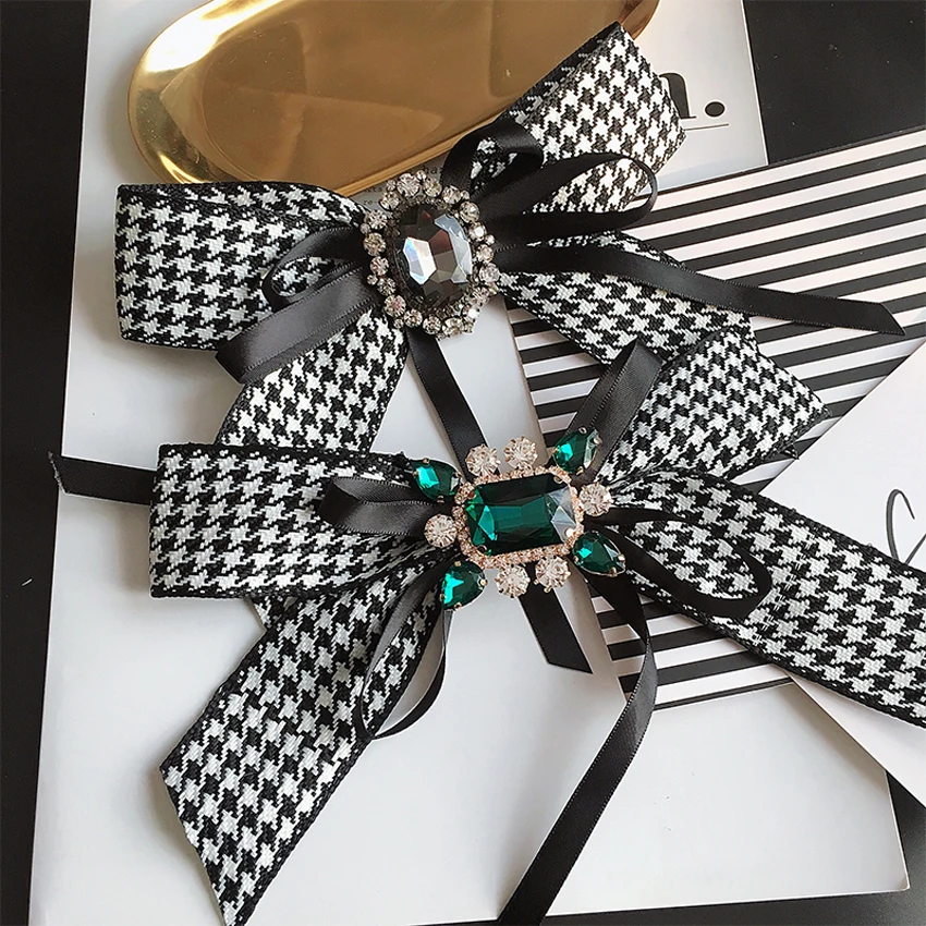 New Women Bow Tie High Quality Flexible Bowtie Smooth Necktie Soft Soild Color Butterfly Decorative velvet Ties free shipping
New Women Bow Tie High Quality Flexible Bowtie Smooth Necktie Soft Soild Color Butterfly Decorative velvet Ties free shipping