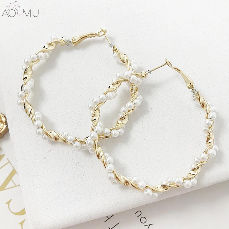 AOMU Korea New Geometric Big Round Twisted Wave Metal Pearl Beads Cross Circle Large Hoop Earrings for Women Girl Gift
AOMU Korea New Geometric Big Round Twisted Wave Metal Pearl Beads Cross Circle Large Hoop Earrings for Women Girl Gift