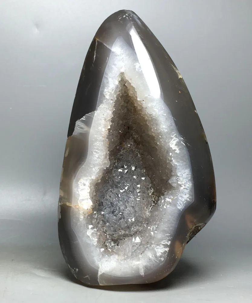 672g High Quality NATURAL CARNELIAN CRYSTAL QUARTZ Healing Agate geode Decoration crystal stone
672g High Quality NATURAL CARNELIAN CRYSTAL QUARTZ Healing Agate geode Decoration crystal stone