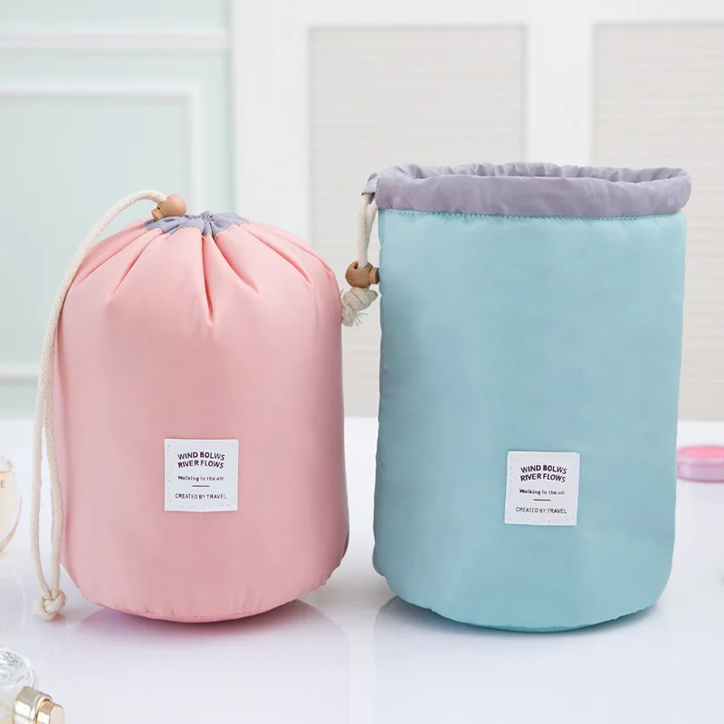 The waterproof bucket Clothes storage bag outside the cosmetic bag with large capacity can be used for travel
The waterproof bucket Clothes storage bag outside the cosmetic bag with large capacity can be used for travel