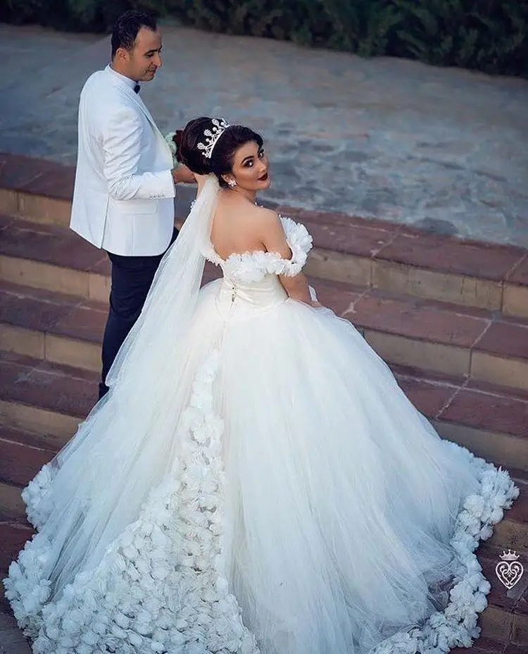 White/Ivory Handmade Flowers 3D Wedding Dress Ball gown Luxury Bride Dress 2019 off the Shoulder
White/Ivory Handmade Flowers 3D Wedding Dress Ball gown Luxury Bride Dress 2019 off the Shoulder