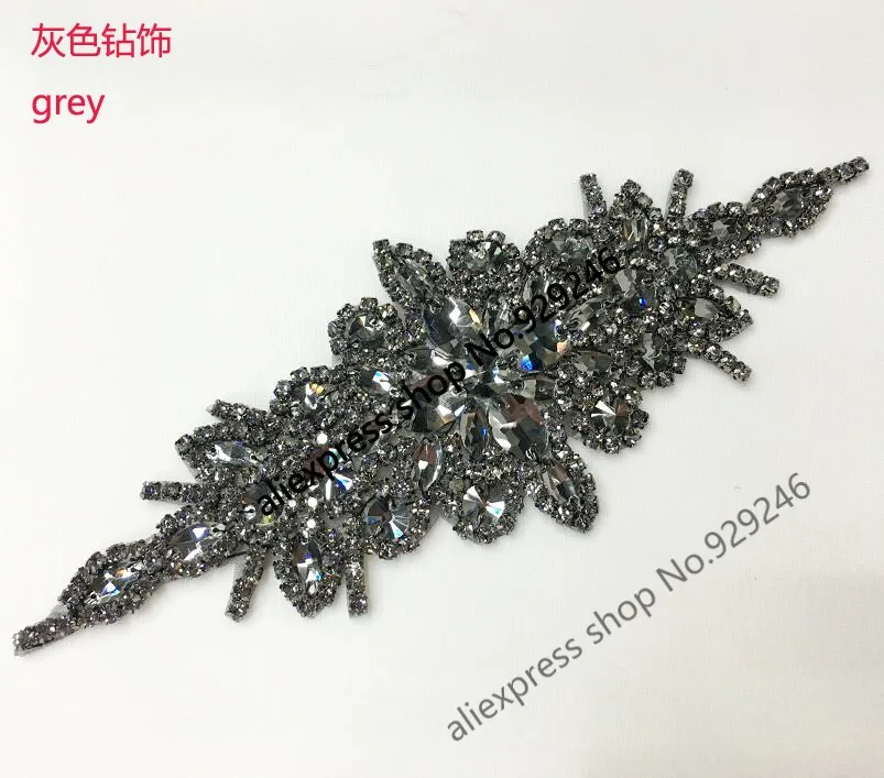 1pc/lot fashion grey glass crystal rhinestone applique hotfix strass motif for women coat dress waist garment shoes decoration 
1pc/lot fashion grey glass crystal rhinestone applique hotfix strass motif for women coat dress waist garment shoes decoration
