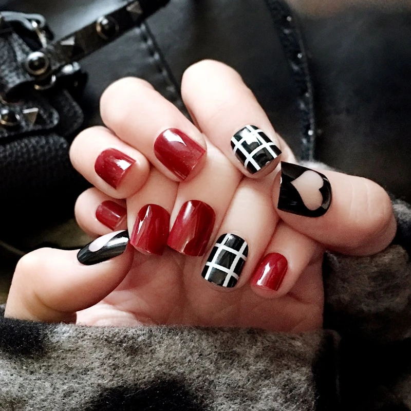 24Pcs Wine Red False Nails Artificial Fake Nails For Finger Short Black False Nails With Design Manicure Tool Z169
24Pcs Wine Red False Nails Artificial Fake Nails For Finger Short Black False Nails With Design Manicure Tool Z169