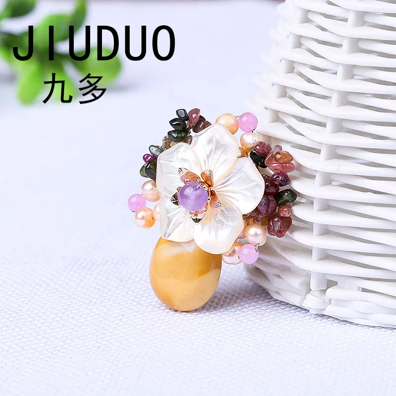 European and American new literature brooch female retro temperament peony flowers corsage Korean personality simple and elegant
European and American new literature brooch female retro temperament peony flowers corsage Korean personality simple and elegant