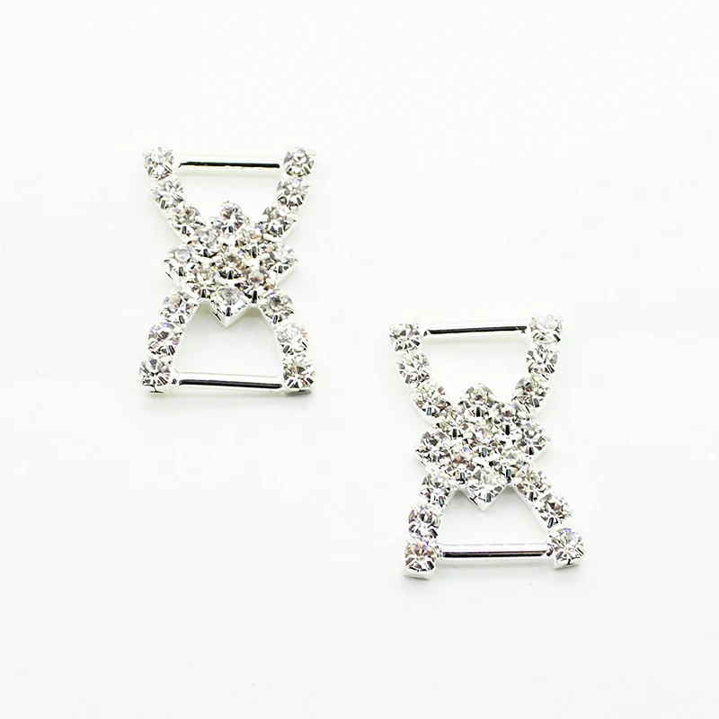 Shiny rhinestone buckle 10pcs gift decoration underwear connection buckle wedding dress embellishment DIY jewelry accessories
Shiny rhinestone buckle 10pcs gift decoration underwear connection buckle wedding dress embellishment DIY jewelry accessories