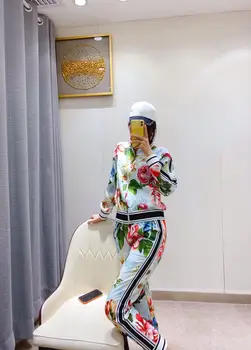 HIGH QUALITY New Fashion 2020 Designer Runway Suit Set Women Long Sleeves Jacket + Long Waist Elastic Pant Floral Print Suits
HIGH QUALITY New Fashion 2020 Designer Runway Suit Set Women Long Sleeves Jacket + Long Waist Elastic Pant Floral Print Suits