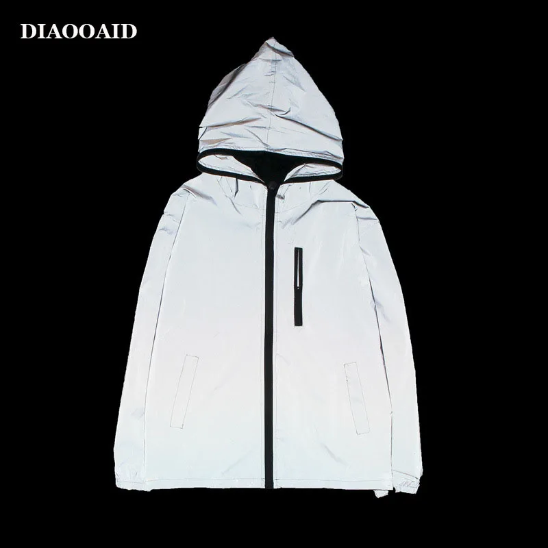 DIAOOAID 2019 Men's Couples Tide Men and Women with The Same Reflective Windbreak Jacket Hip Hop Streetwear Male Quality Coat
DIAOOAID 2019 Men's Couples Tide Men and Women with The Same Reflective Windbreak Jacket Hip Hop Streetwear Male Quality Coat