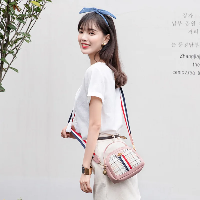 2019 Summer New Products Shoulder Hand WOMEN'S Bag Wide Woven Strap Bees Plaid Pattern Ladies' Shell Square Sling Bag
2019 Summer New Products Shoulder Hand WOMEN'S Bag Wide Woven Strap Bees Plaid Pattern Ladies' Shell Square Sling Bag