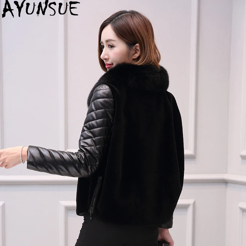 AYUNSUE Real Sheep Shearling Fur Coat Female Genuine Leather Jacket Winter Jacket Women Fox Fur Collar Korean Jackets MY3962
AYUNSUE Real Sheep Shearling Fur Coat Female Genuine Leather Jacket Winter Jacket Women Fox Fur Collar Korean Jackets MY3962