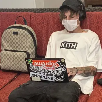 20ss New KITH T Shirt Men Women 1:1 Best Quality BOX logo Kith Top Tees Streetwear Classic Cotton Short Sleeves Kith t-shirts
20ss New KITH T Shirt Men Women 1:1 Best Quality BOX logo Kith Top Tees Streetwear Classic Cotton Short Sleeves Kith t-shirts