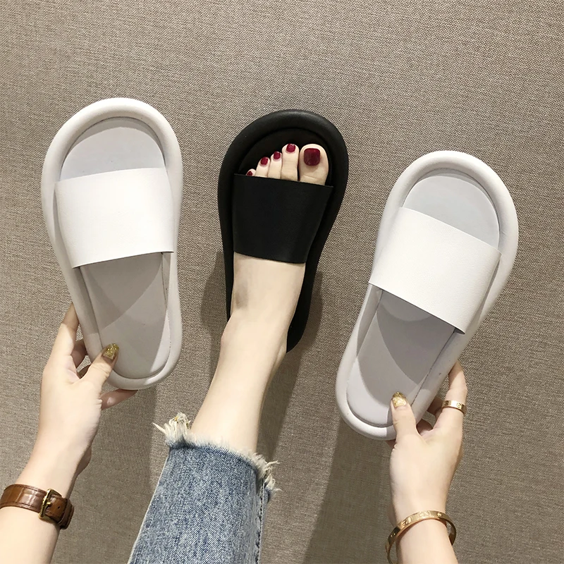 Slippers Women Summer Low Woman Shoes Luxury Slides Platform Designer 2019 Sliders Flat Basic Fashion Rubber PU Shoes Low
Slippers Women Summer Low Woman Shoes Luxury Slides Platform Designer 2019 Sliders Flat Basic Fashion Rubber PU Shoes Low